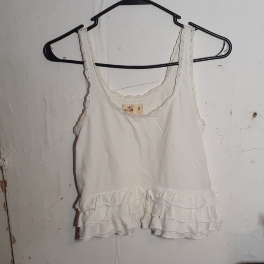 Hollister ruffle crop top